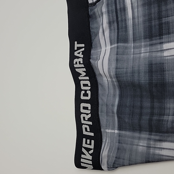 Women Nike Shorts - Picture 7 of 7